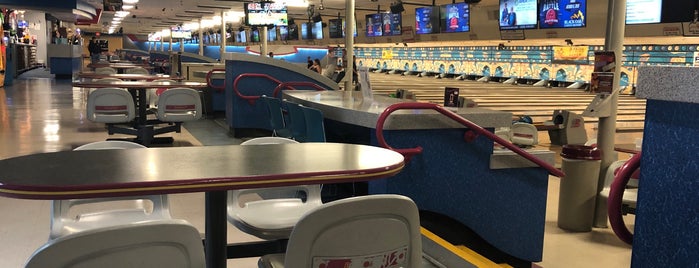 McHenry Bowl is one of Entertainment.