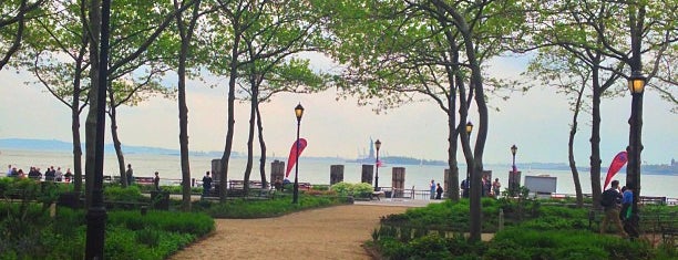 Battery Park is one of Great Places to Eat Hot Dogs Outside.