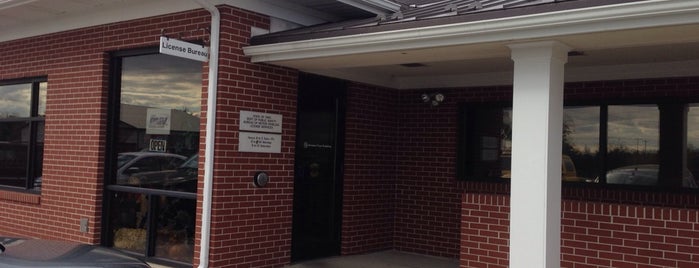 Ohio BMV License Agency, Driver Exam Station & Title Office is one of สถานที่ที่ Aydın ถูกใจ.