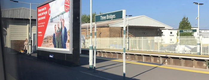 Three Bridges Railway Station (TBD) is one of mamma.