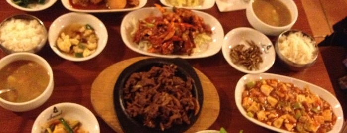 Seoul Restaurant is one of สถานที่ที่บันทึกไว้ของ Efnan.