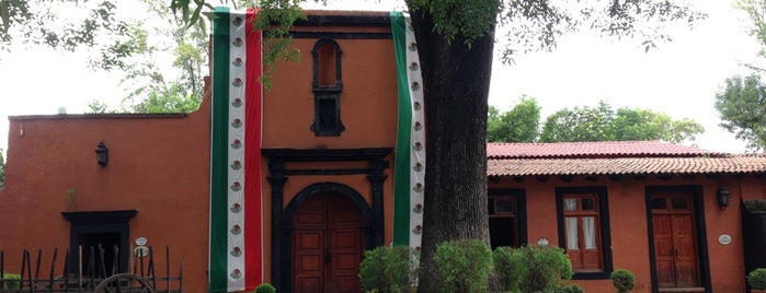 Hotel Hacienda Marqués de Cuevas is one of Tempat yang Disukai Liliana.