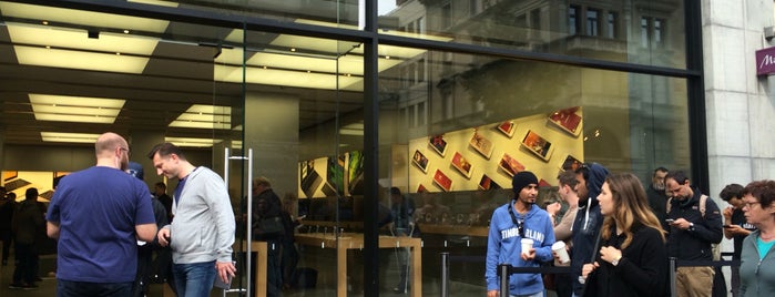 Apple Bahnhofstrasse is one of visited int..
