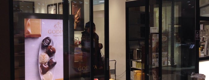 GODIVA Chocolate 三井アウトレットパーク滋賀竜王 is one of いろんなお店.