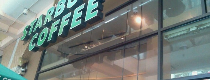 Starbucks is one of สถานที่ที่ Rachel ถูกใจ.