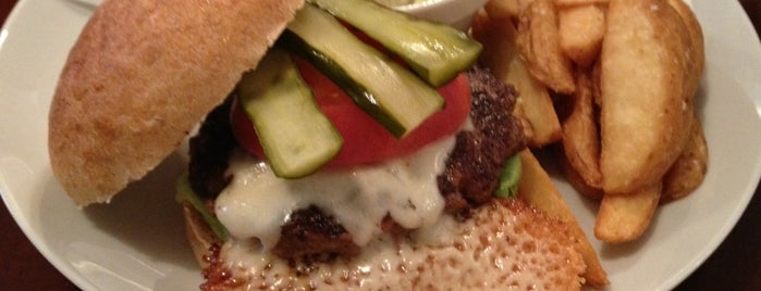 RM burger & break akiba style is one of Lieux sauvegardés par fuji.