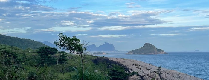 Praia do Roncador is one of Paraísos escondidos.
