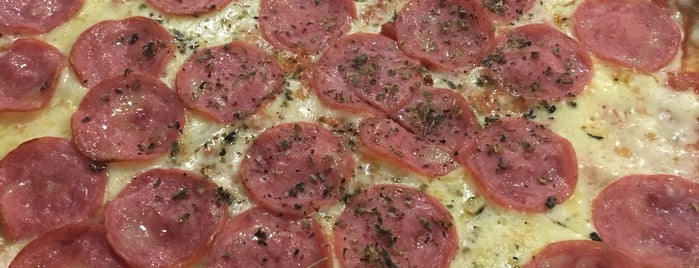 Supermercado Zona Sul is one of The 15 Best Places for Pizza in Rio De Janeiro.