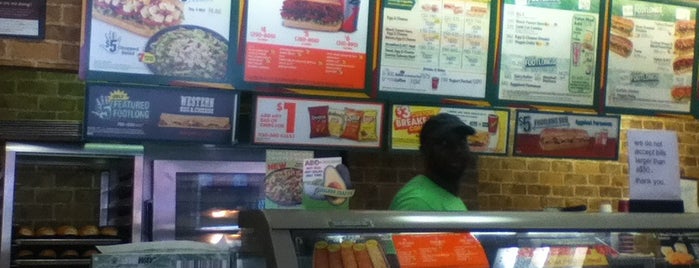 SUBWAY is one of Lugares favoritos de Matthew.