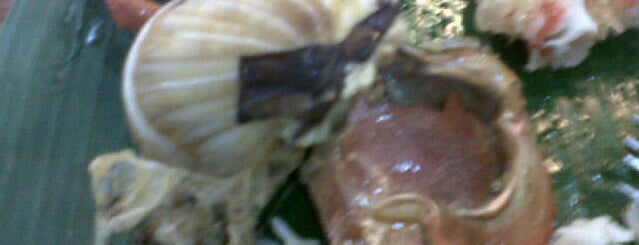 Aling Tonya's Seafood Palutuan is one of Edz Check ins.