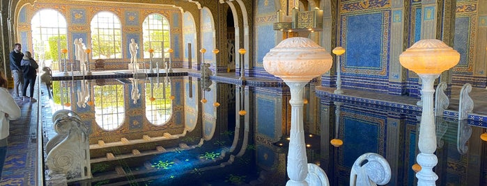 Hearst Castle Roman Pool is one of Orte, die Brooks gefallen.