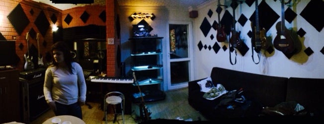 Studyo Soundrock is one of Kadıköy Müzik Stüdyoları.
