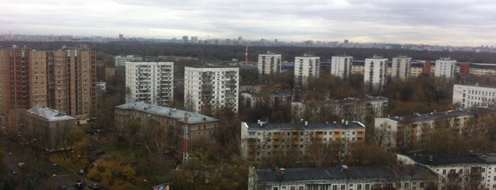 Крыша Перовской 39 к2 is one of Крыши Москвы/Moscow roofs.