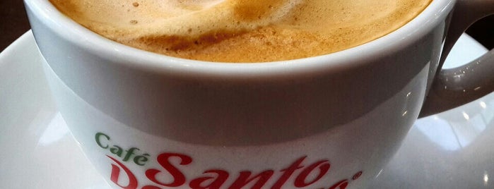Café Santo Domingo is one of Lieux qui ont plu à ᴡ.