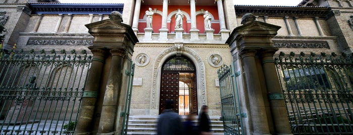 Museo de Zaragoza is one of Top 50 museos en España.