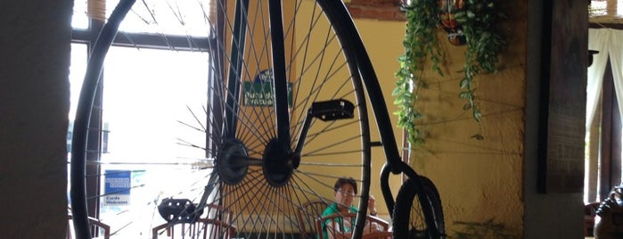 La Bicicleta is one of Alejandro 님이 저장한 장소.