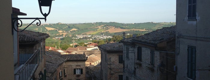 Osteria De Scuretto is one of Neapol.