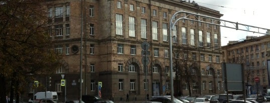Светлановская площадь is one of СамыйРедкийСортさんの保存済みスポット.