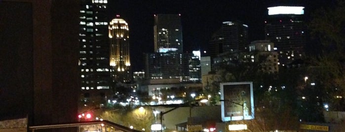 Rooftop 866 is one of ❤❤ Atlanta spots I love ❤❤.