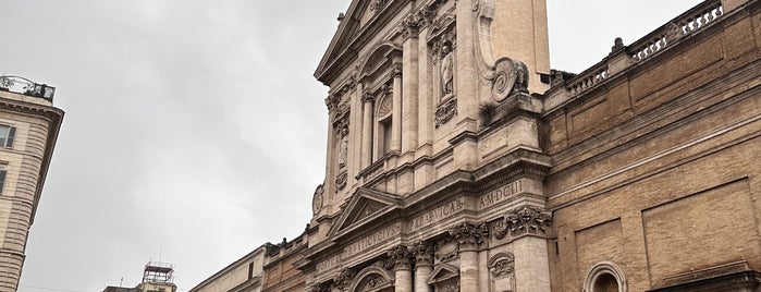 Chiesa di Santa Susanna is one of le baroque.