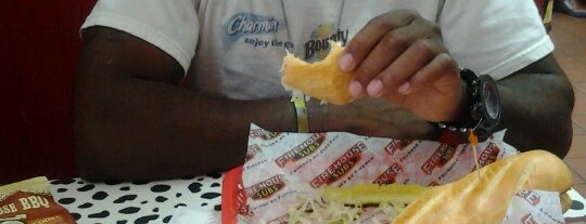 Firehouse Subs is one of Lugares favoritos de Steven.