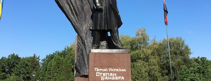 Пам'ятник Степану Бандері is one of Tempat yang Disukai Андрей.