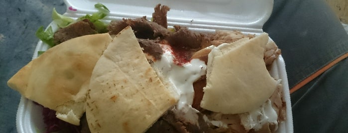 Döner kebab is one of Girosz.