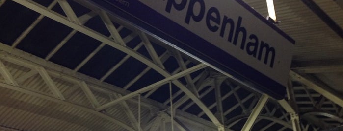 Chippenham Railway Station (CPM) is one of Tempat yang Disukai Vito.