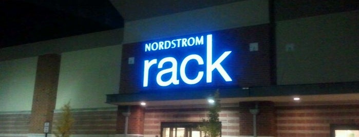 Nordstrom Rack Legacy Village is one of Posti che sono piaciuti a Jeiran.