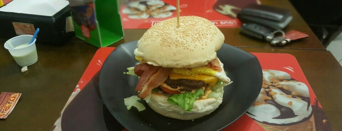 Up! Burguer is one of Anaさんのお気に入りスポット.