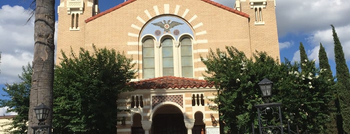 Saint Sophia Greek Orthodox Church is one of สถานที่ที่ George ถูกใจ.