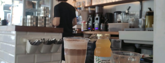 Tartoer is one of Coffee bars.