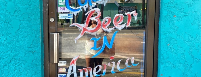 Benny's Tybee Tavern is one of Favorite Bars & Restaurants in Savannah/Tybee.
