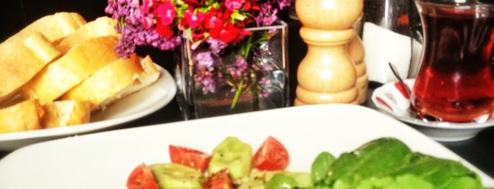 Date Restaurant & Bar is one of Istanbul yapilacaklar listem.