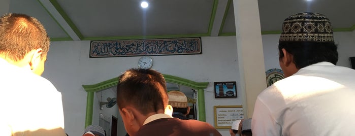 Masjid Al-Mujahidin is one of Hometown.