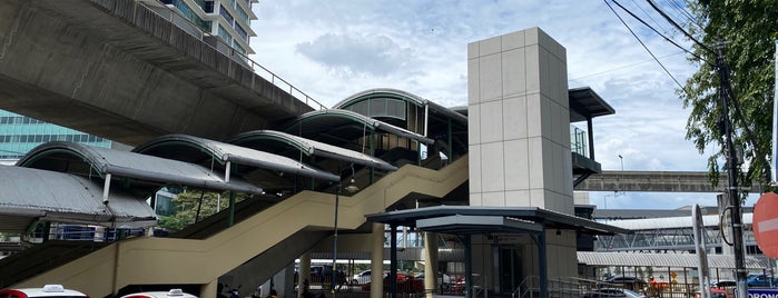 RapidKL Titiwangsa (MR11) Monorail Station is one of always.