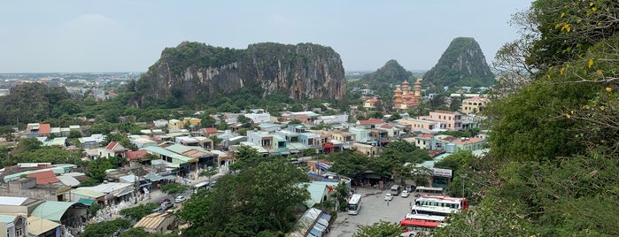Động Thông Thiên is one of สถานที่ที่ Cenker ถูกใจ.
