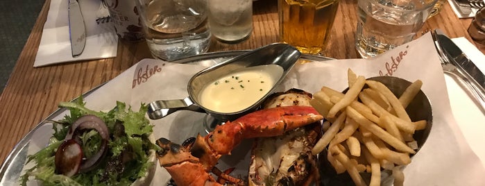 Burger & Lobster is one of Максим : понравившиеся места.