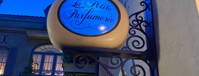 La petite perfumeri is one of ディズニーランド.