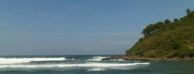 Pantai Karang Bolong is one of Wisata Jateng DIY.