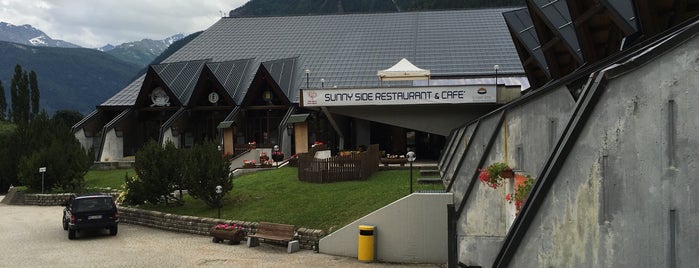 Sunny Side Café Restaurant is one of Courmayeur.