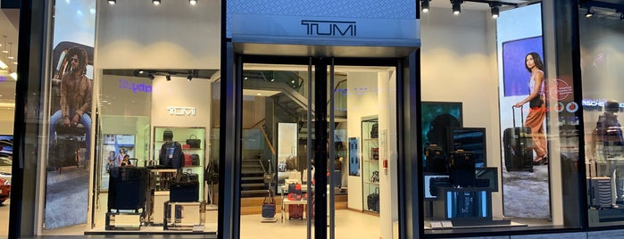 TUMI Düsseldorf is one of Lieux qui ont plu à Hashim.