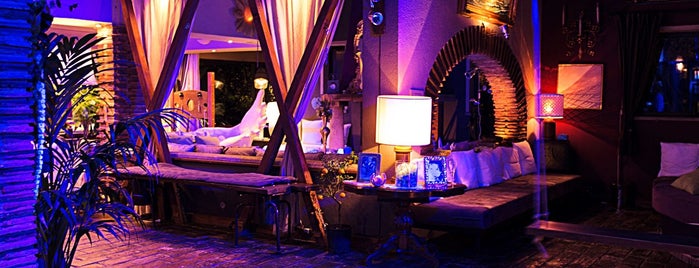 Flirt - The Luxury Swingers Club is one of Da verificare.