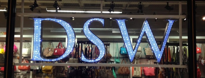 DSW Designer Shoe Warehouse is one of David'in Beğendiği Mekanlar.