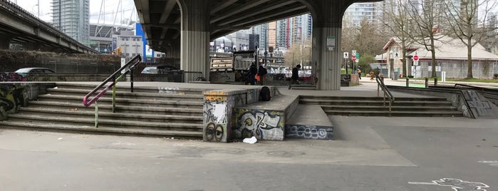 Vancouver Skate Plaza is one of Aloさんのお気に入りスポット.