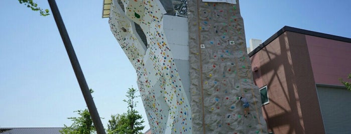 PLAY クライミングジム&ヨガスタジオ is one of Climbing.