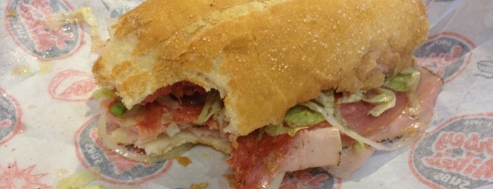 Jersey Mike's Subs is one of Locais curtidos por Samuel.