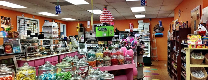 Life is Sweet Candy Store is one of Monadnock Buy Local Members - KEENE.