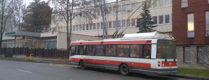 Vrázova (bus) is one of Noční linka 93 (Brno).