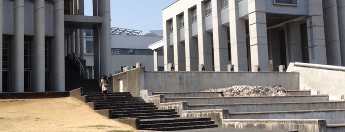 Keio University Shonan Fujisawa Campus is one of 槇文彦の建築 / List of Fumihiko Maki buildings.